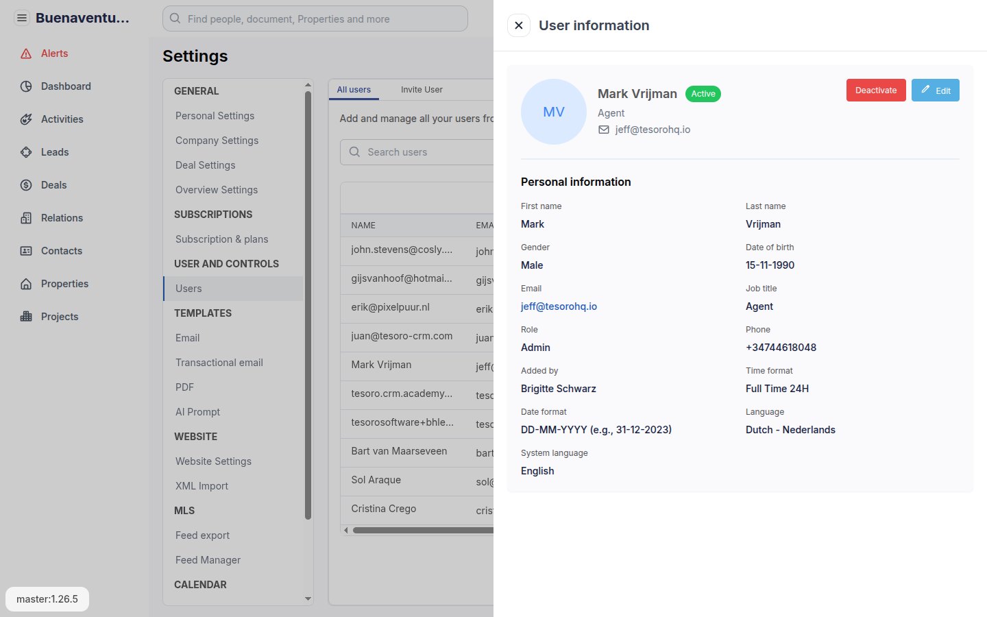 User information panel rechts met avatar, naam, status badge, sectie Personal information met First name Last name Gender Date of birth Email Job title Role Phone Added by Time format Date format Language System language en knoppen Deactivate Edit
