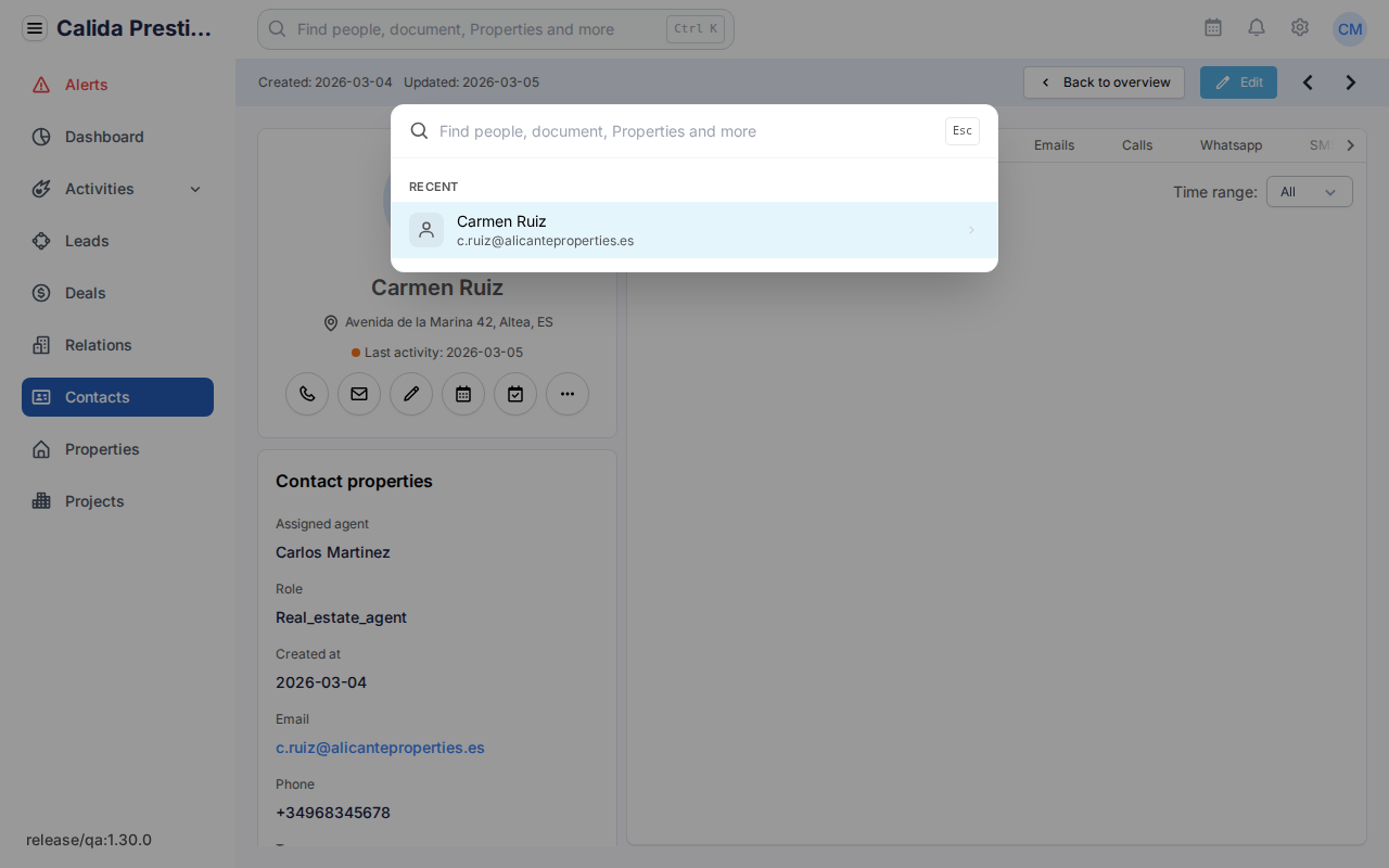 Leeres Such-Pop-up mit einem zuvor geöffneten Kontakt, Carmen Ruiz, mit E-Mail-Adresse unter der Überschrift RECENT.